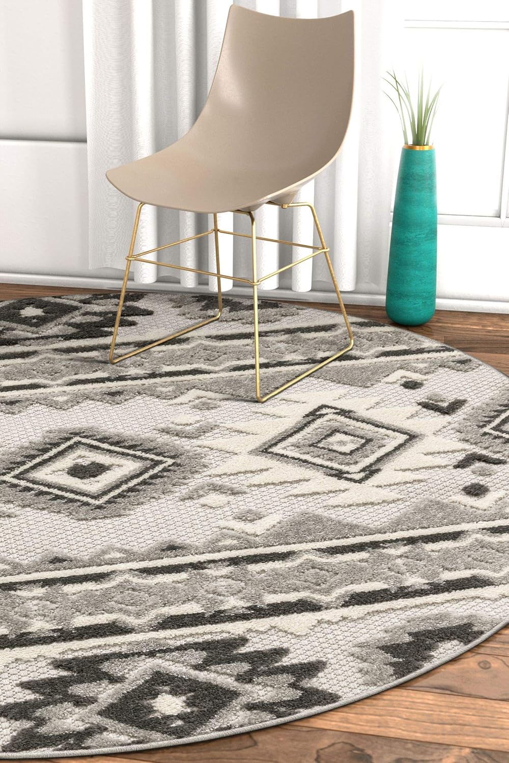 Amazon Com Well Woven Tuscon Grey Indoor Outdoor Southwestern Area Rug 4 Round 3 11 Round High Traffic Stain Resistant Geometric Medallion Carpet Home Kitchen