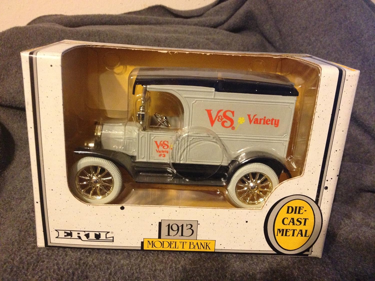 ertl replica ford 1913 model t van bank