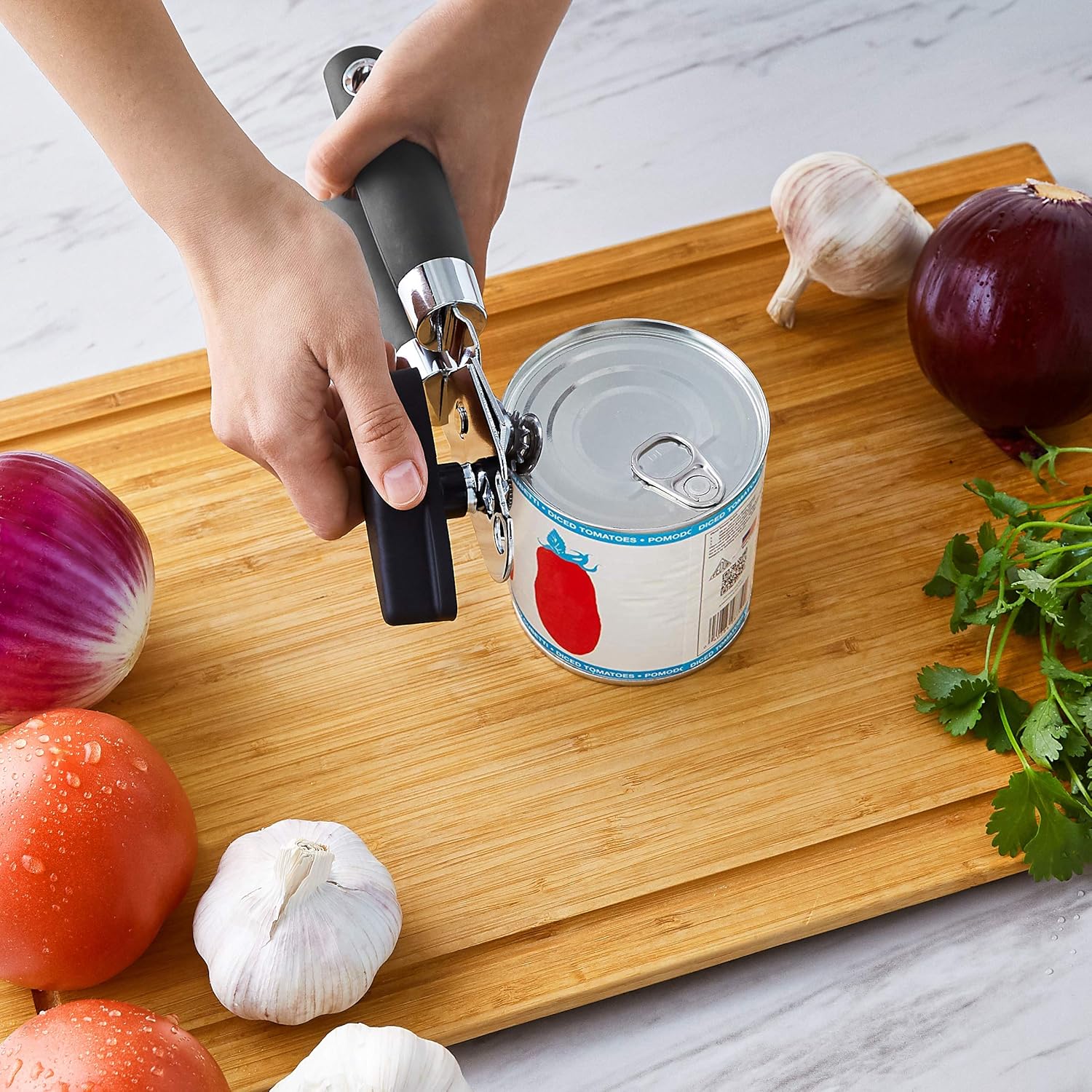 Basics Can Opener, Black Soft Grip Handle: Kitchen & Dining