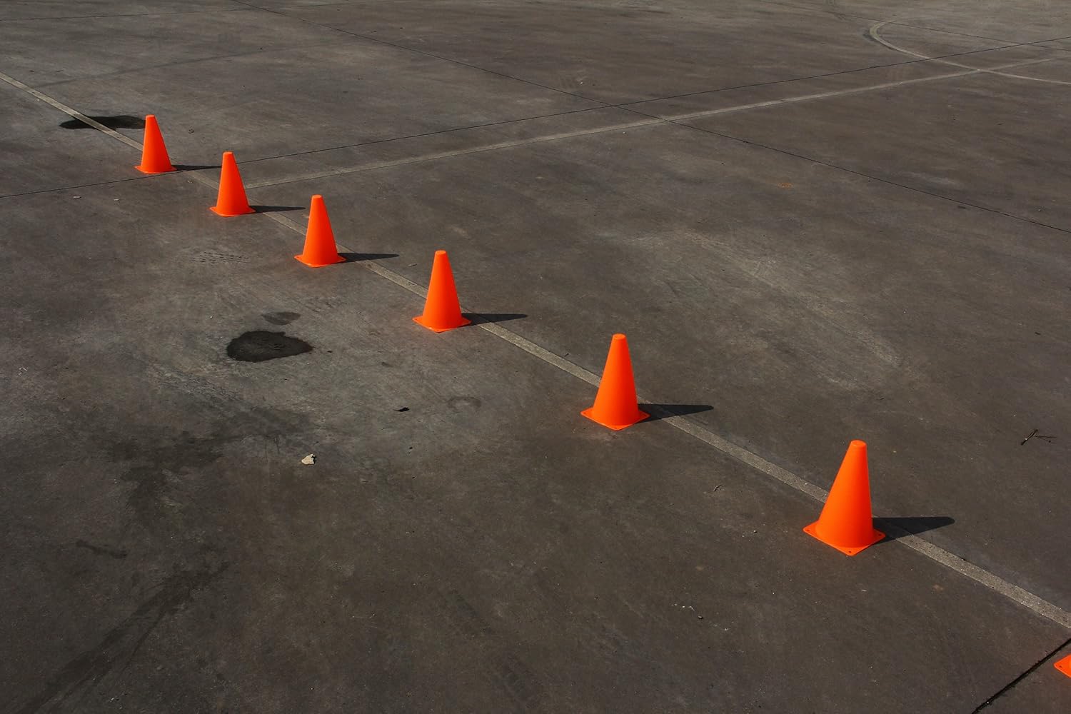 Juvale 9 Inch Orange Plastic Sports Safety Parking Cones (12 Pack) : Sports & Outdoors