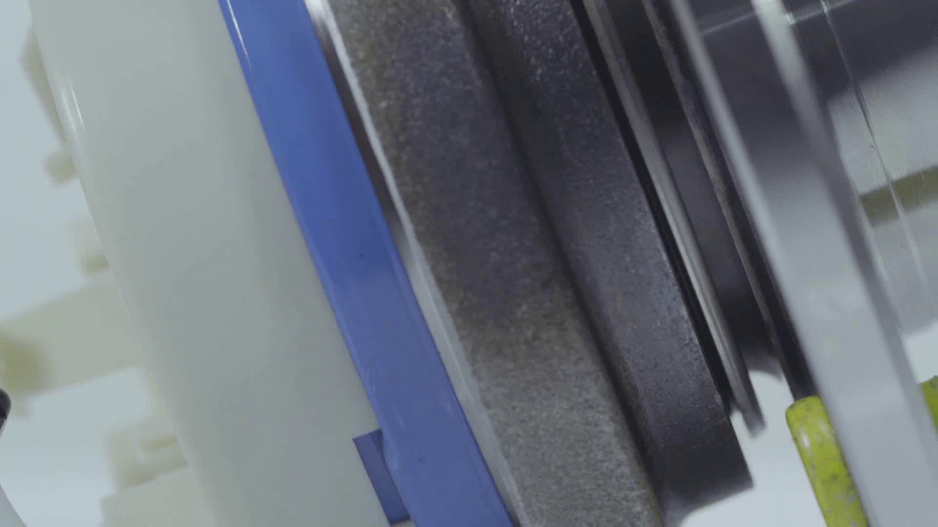 5150 Front Driver or Passenger Side Wheel Hub and Bearing