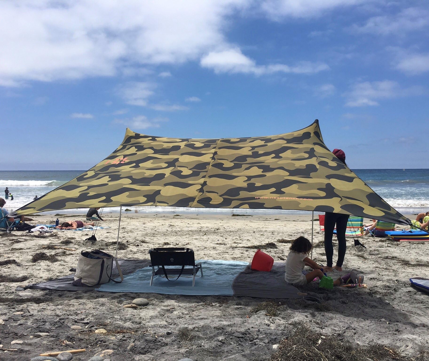Neso Tents Grande Beach Tent, 2.1 m(7ft) Tall, 2.7m(9ft) x 2.7m(9ft), Reinforced Corners and Cooler Pocket