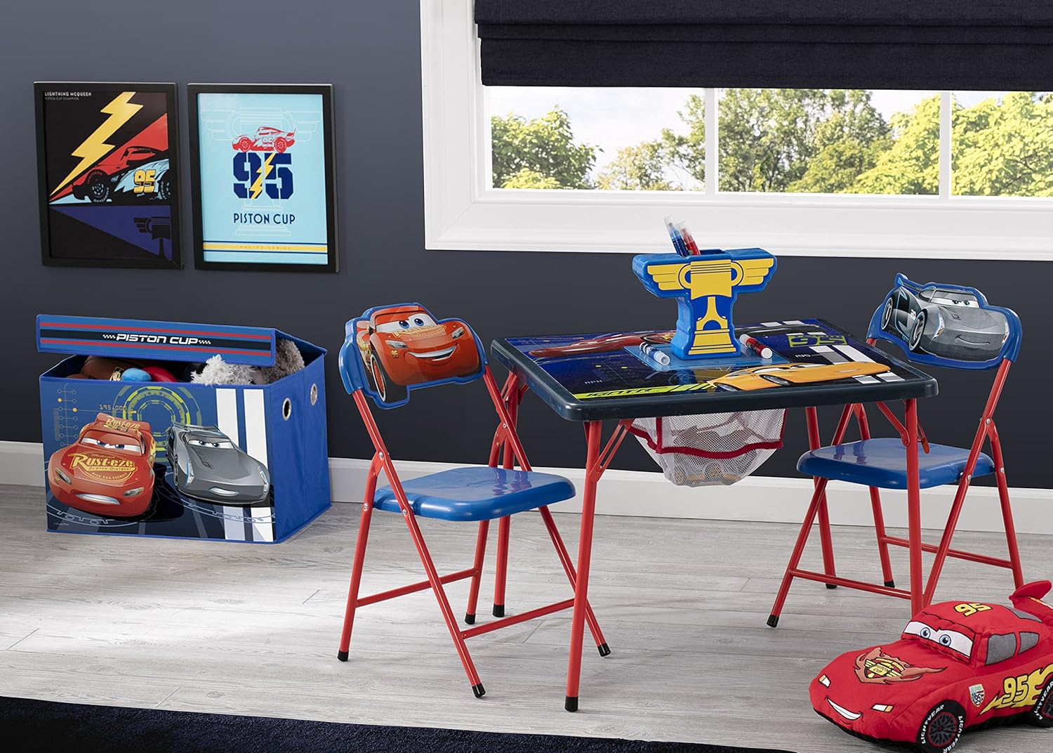 lightning mcqueen table set