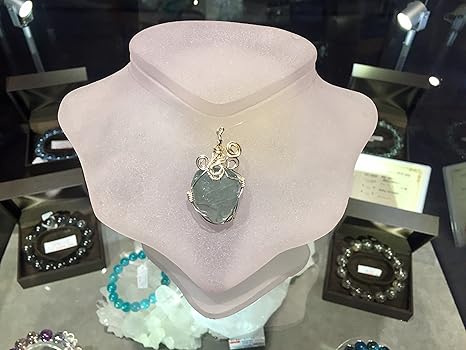 Amazon 透明感 レインボー入り アクアマリンルース ワイヤーアートトップ加工 高品質 アクアマリン ペンダントトップ １点もの 天然石 パワーストーン アクセサリー ペンダント ネックレス ３月誕生石 9308s インテリア オンライン通販