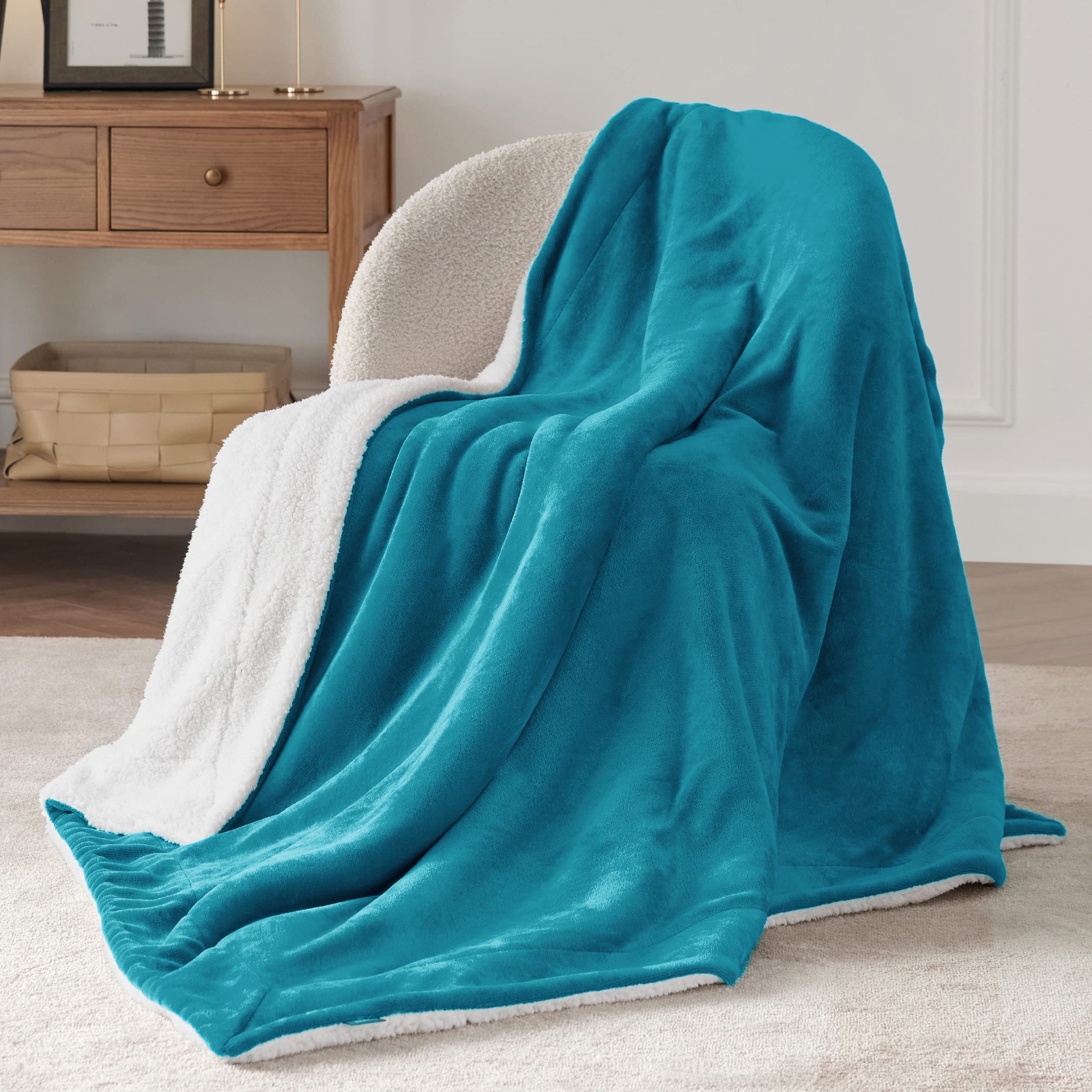Bedsure GentleSoft Sherpa Fleece Throw Blanket for Couch - Thick and Warm, Soft Fuzzy Plush Throw Blanket for Winter, Teal, 50x60 Inches