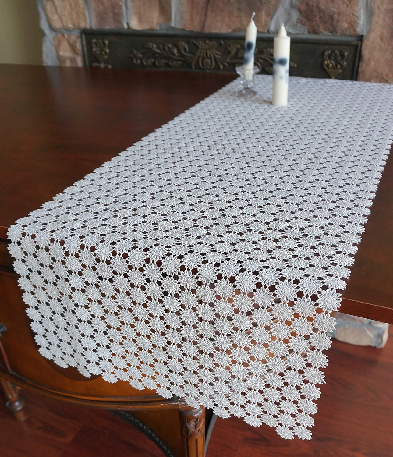Best elegant dining table runners