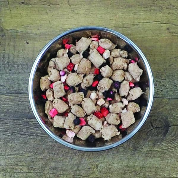 STELLA & CHEWY’S FREEZE DRIED RAW GRASS-FED BEEF MEAL MIXERS – SUPERBLENDS DOG FOOD TOPPER – GRAIN FREE, PROTEIN RICH RECIPE – 3.25 OZ BAG