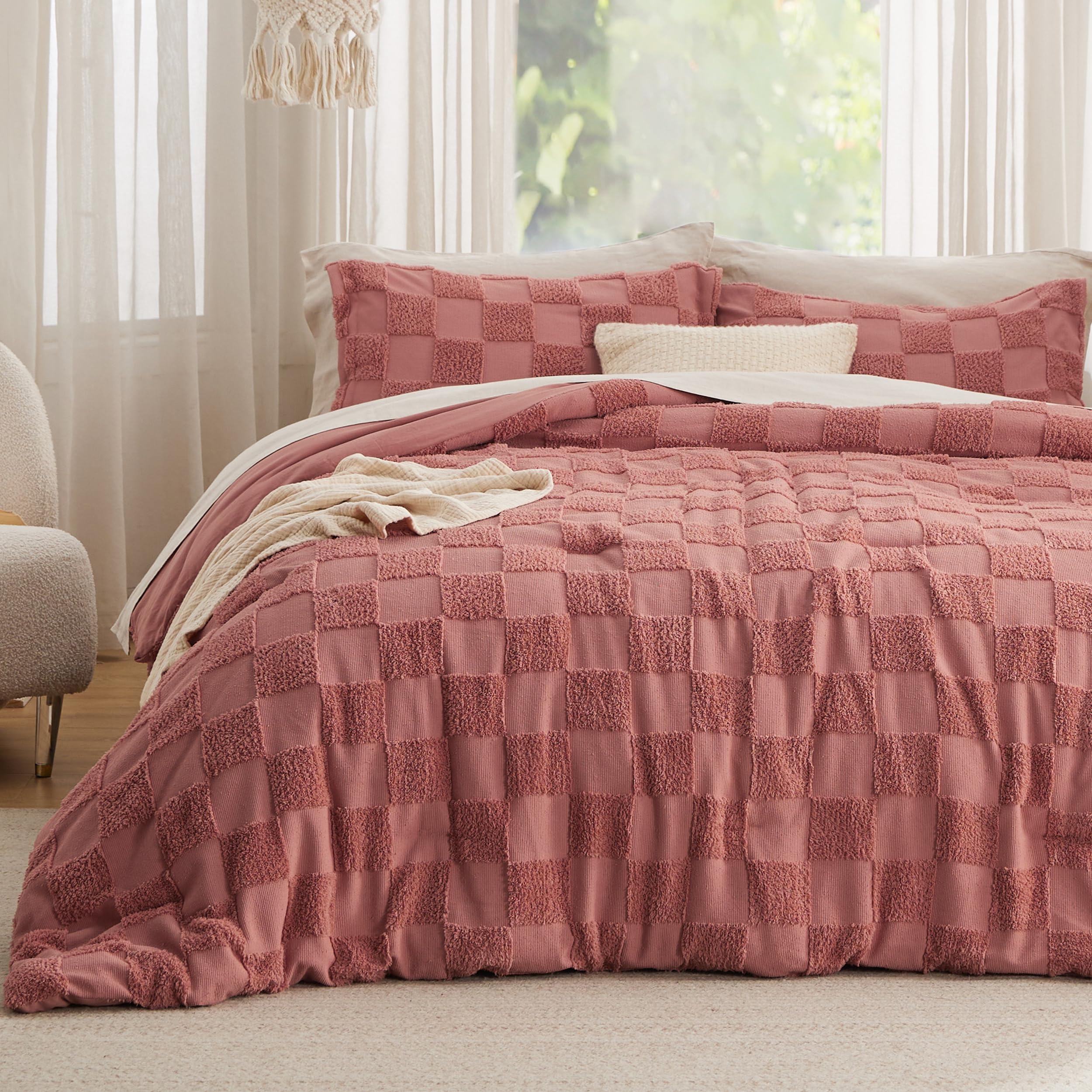 Photo 1 of Bedsure Queen Size Comforter Set Grayish Pink, Boho Tufted Bed Set, Checkered Farmhouse Shabby Chic Bedding, 3 Pieces, 1 Plaid Geometric Comforter and 2 Pillow Shams
