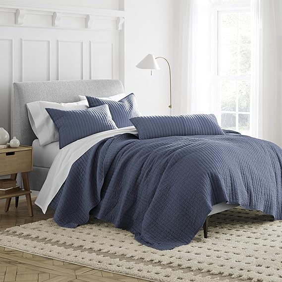 Under the Canopy Organic Quilt, King, Blue Home & Kitchen