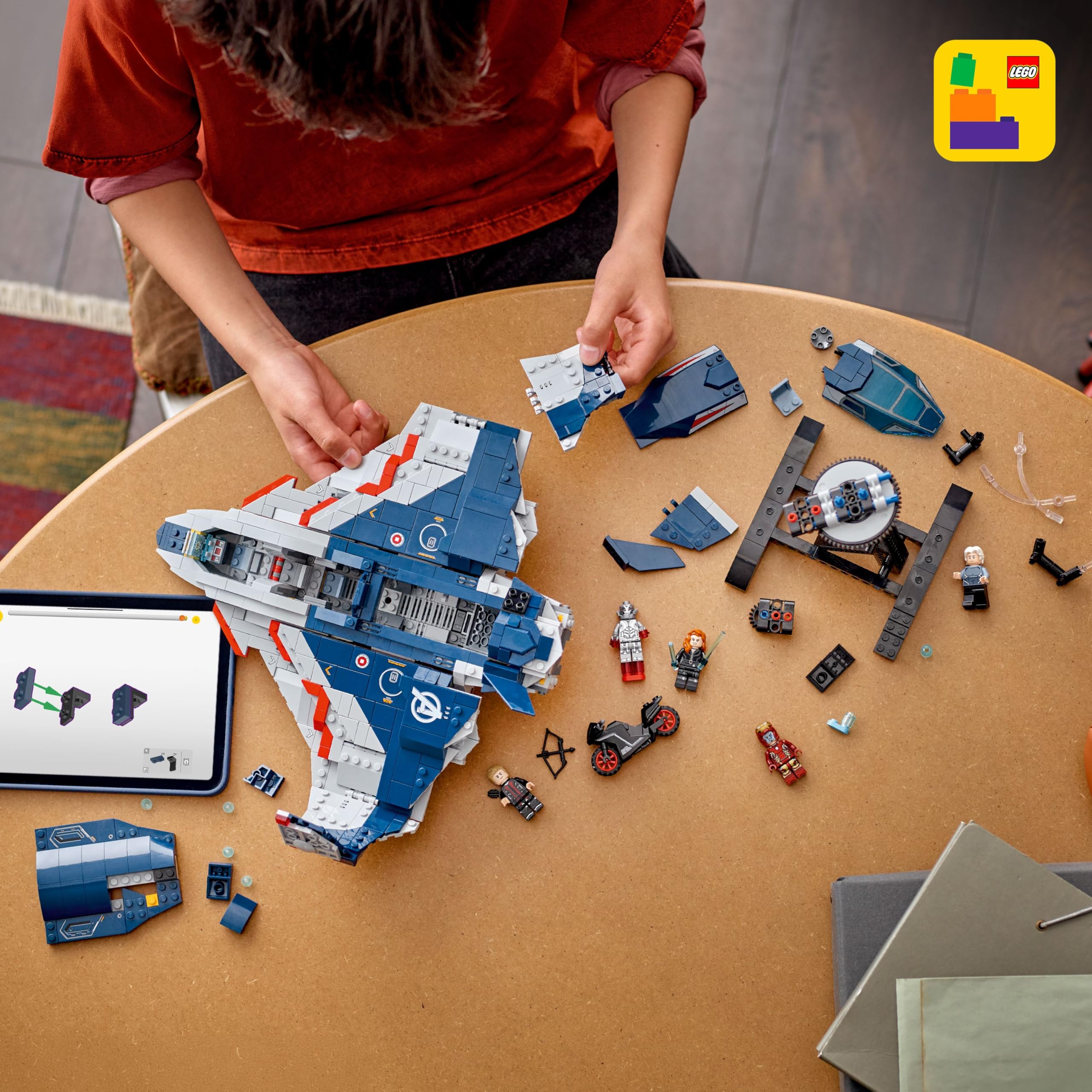 LEGO Marvel Avengers: Age of Ultron Quinjet - Kids Toy for Boys and Girls, Ages 12+ - Avengers Toy with 5 Marvel Action Figures - Collectible Decor & Playset - Gift Idea for Birthdays - 76325