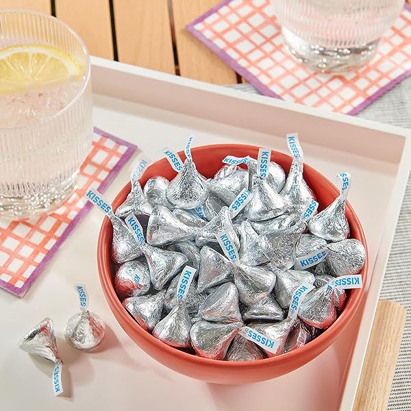 HERSHEY’S KISSES MILK CHOCOLATE CANDY PARTY PACK, 35.8 OZ