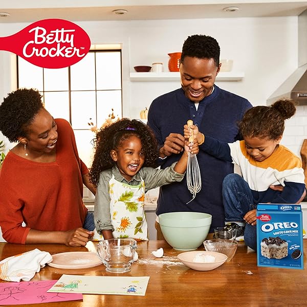 BETTY CROCKER OREO WHITE CAKE MIX, WHITE CAKE BAKING MIX WITH OREO COOKIE PIECES, 9.3 OZ