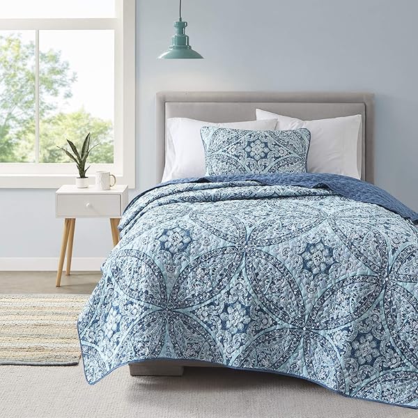 COMFORT SPACES REVERSIBLE QUILT SET-VERMICELLI STITCHING DESIGN ALL SEASON, LIGHTWEIGHT, COVERLET BEDSPREAD BEDDING, MATCHING SHAMS, TWIN/TWIN XL (66 IN X 90 IN), GLORIA DAMASK AQUA 2 PIECE
