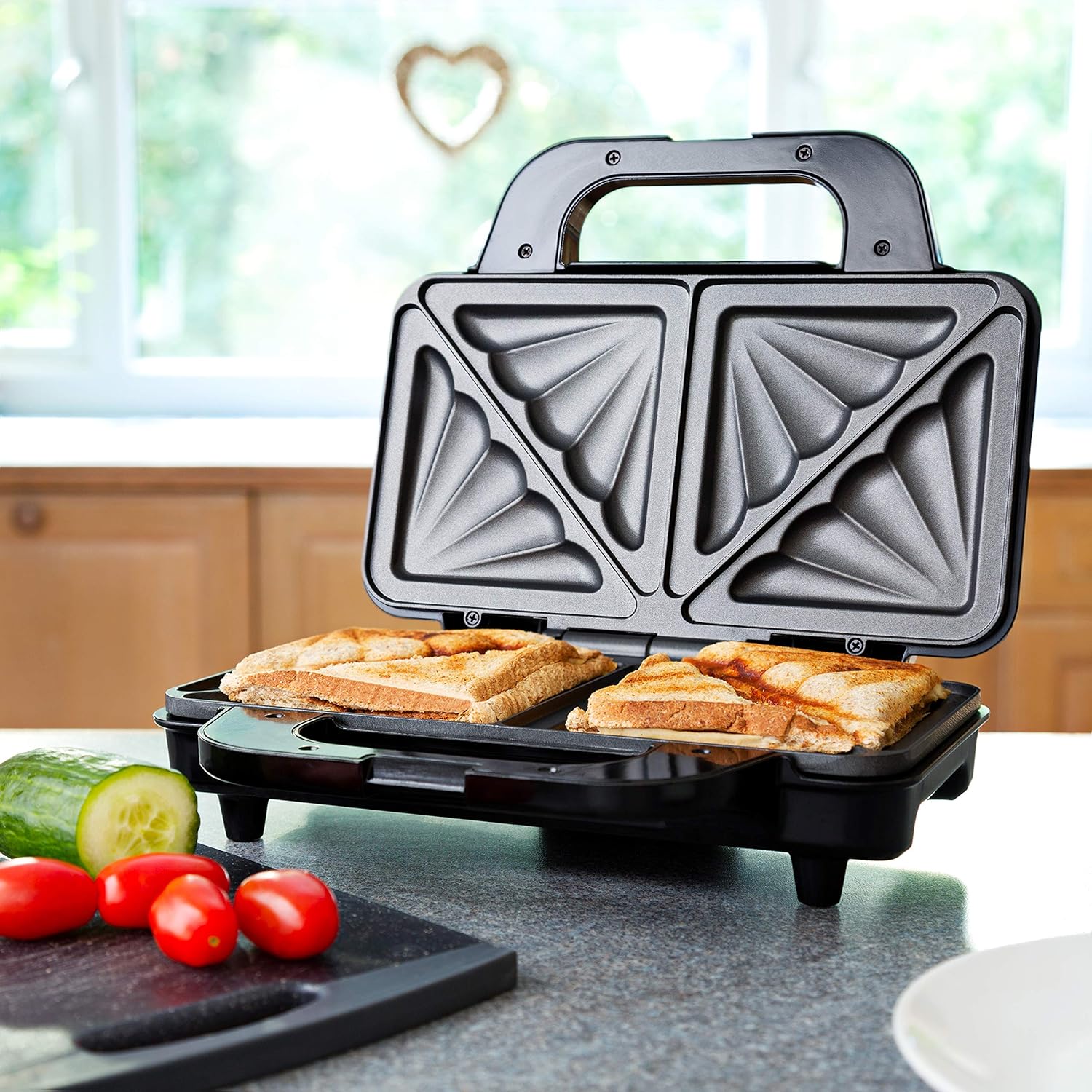 Global Gourmet Sandwich Toaster/Toastie Maker, Deep Fill 4 Slice Electric Grill Press, Non Stick Hot Plates - Image 4