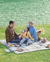 SONGMICS Large Picnic Blanket 195x150cm Waterproof Grey & White Mat view 2