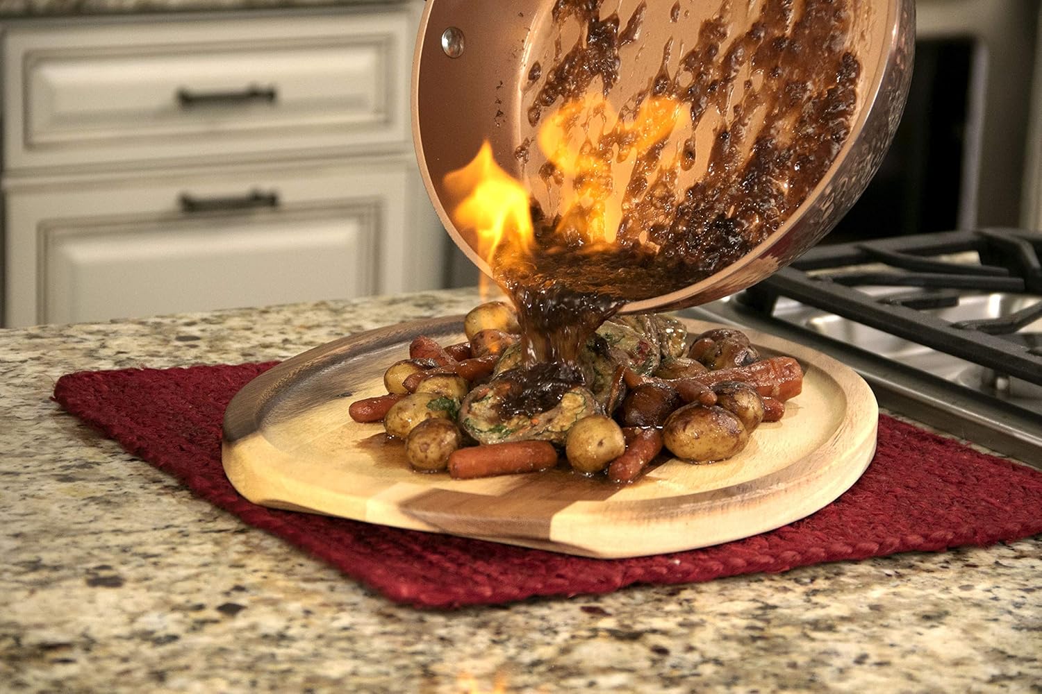 Gotham Steel Hammered Copper Collection – 10” Nonstick Fry Pan with Lid, Premium Cookware, Aluminum Composition with Induction Plate for Even Heating, Dishwasher & Oven Safe: Kitchen & Dining