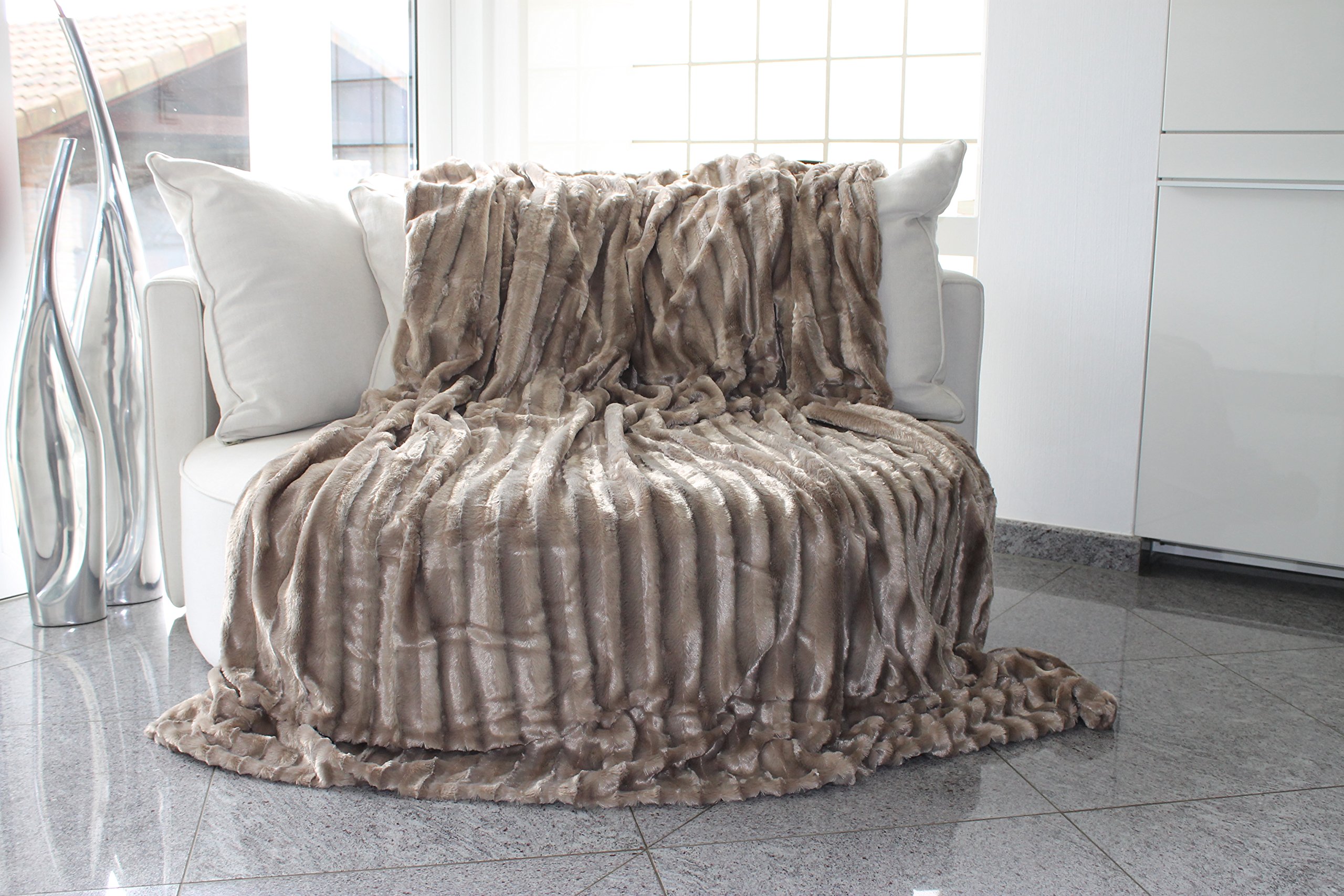 Imitation Fur in Heavy Double-Layered Quality, Blanket, Plaid, Polyester, Taupe/Grau, 150 x 200 cm
