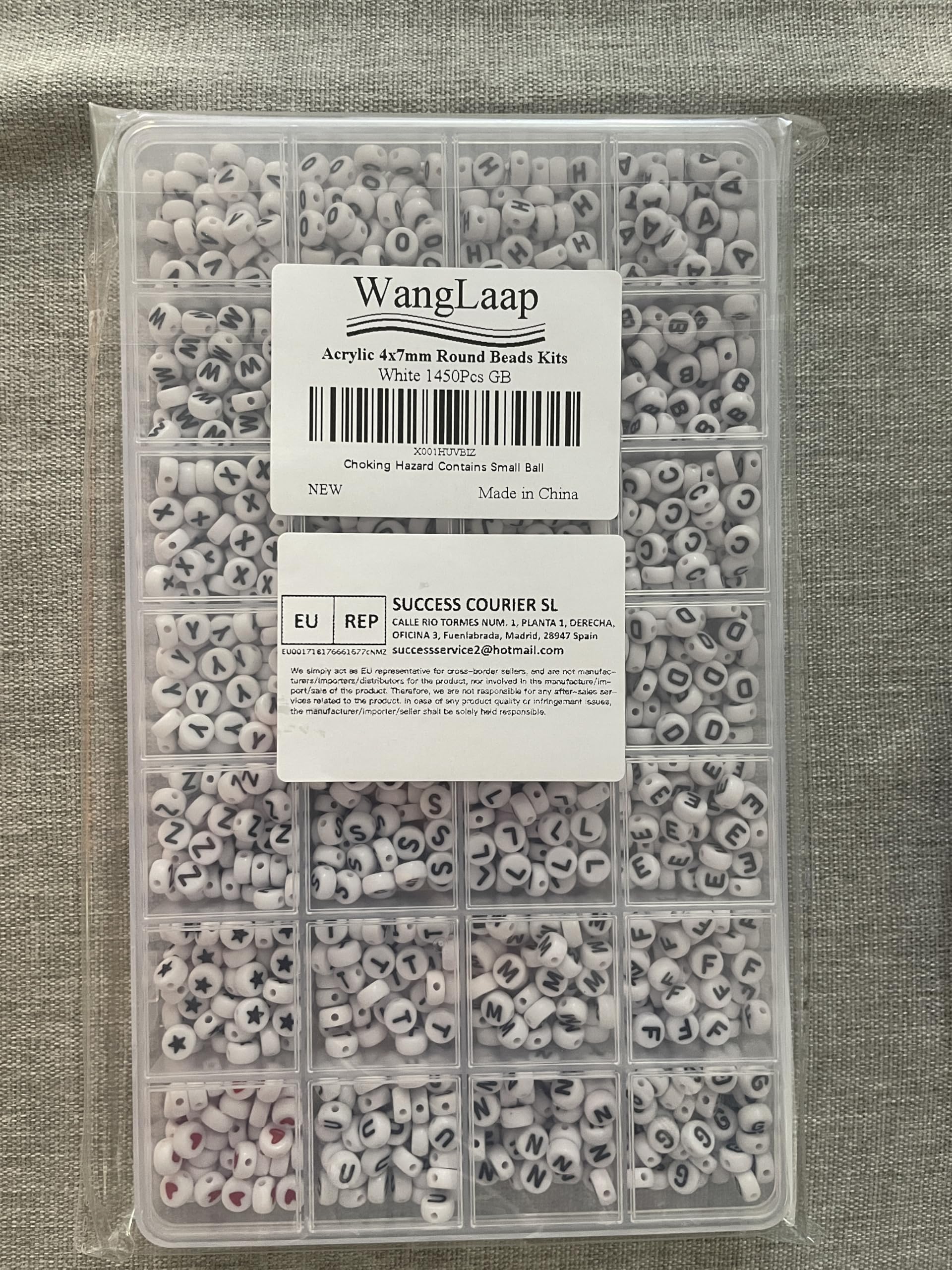 WangLaap 1450Pcs Letter Beads, Acrylic 4x7mm Round Alphabet A-Z and Red Heart Black Star Beads for Bracelets Necklaces DIY Jewelry Making (White)