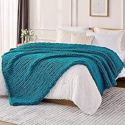 L'AGRATY Chunky Knit Blanket