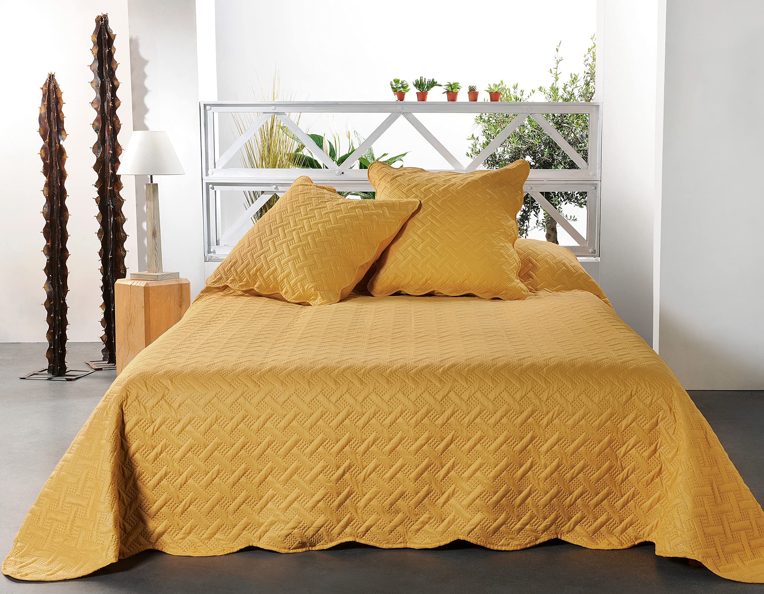 LINDER Modern Pastel Yellow Bedspread 180 x 240 cm