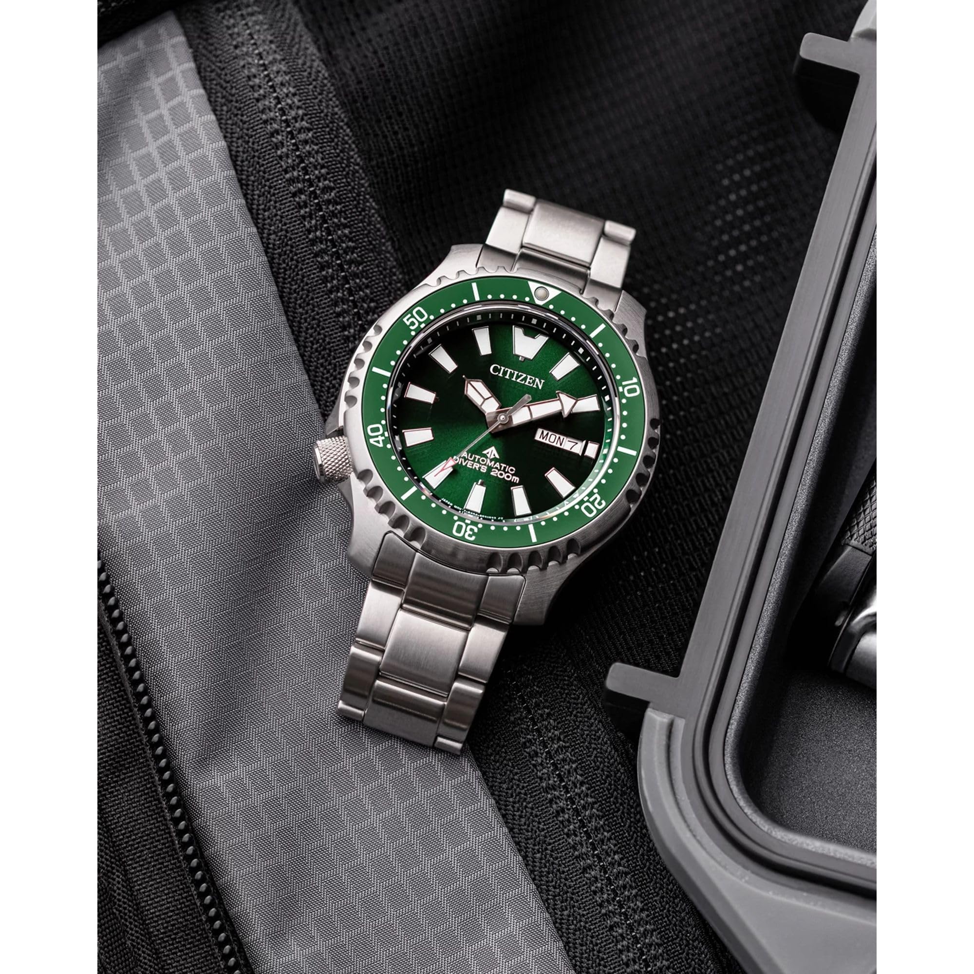 Citizen Men's Eco-Drive Promaster Dive Fugu Automatic Stainless Steel Watch, Luminous, ISO Compliant, Silver/Green Dial