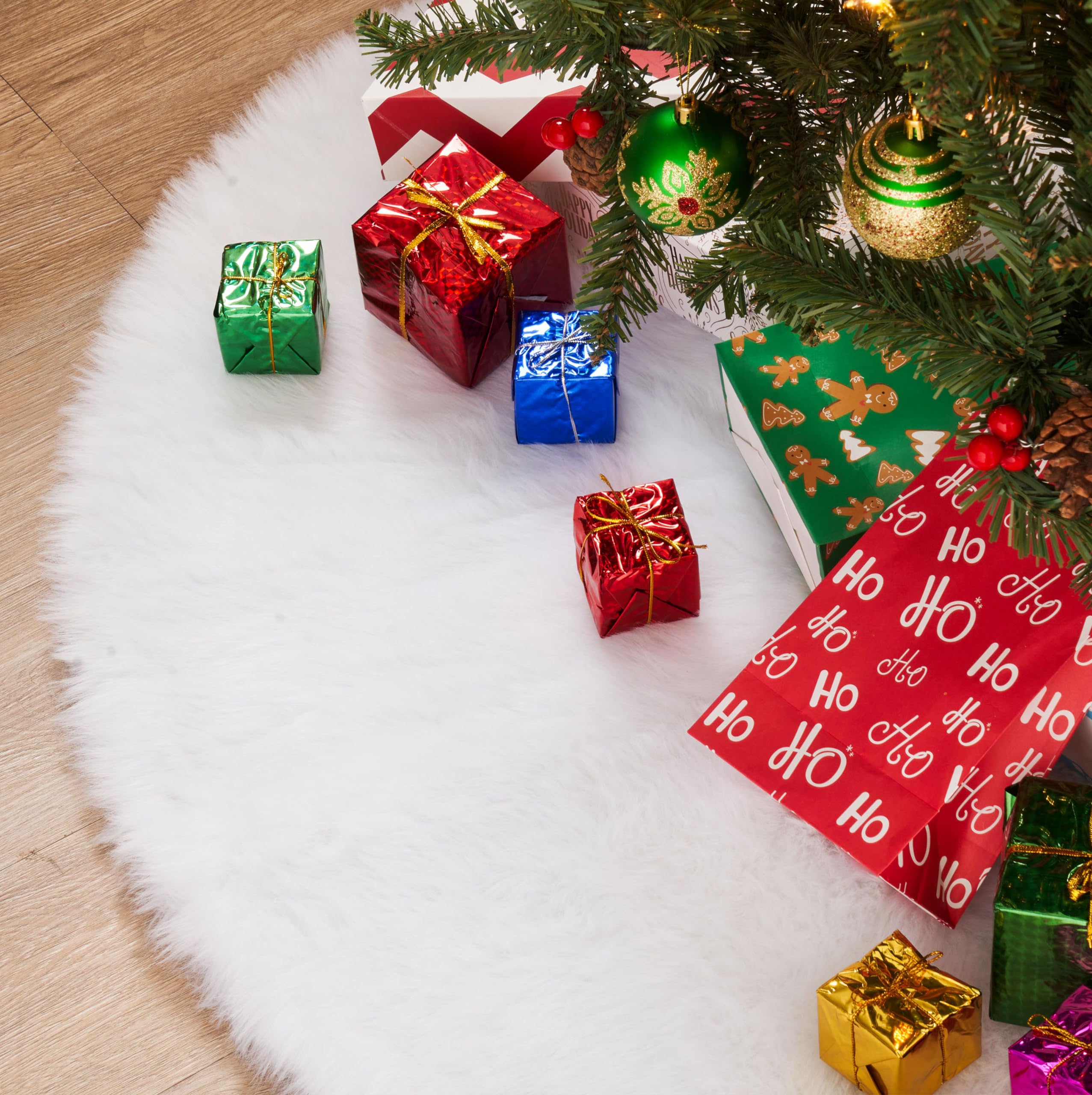 Joiedomi 91cm Christmas Faux Fur Tree Skirt (White) Soft Classic Faux Fur Tree Skirt for Christmas Tree Decorations