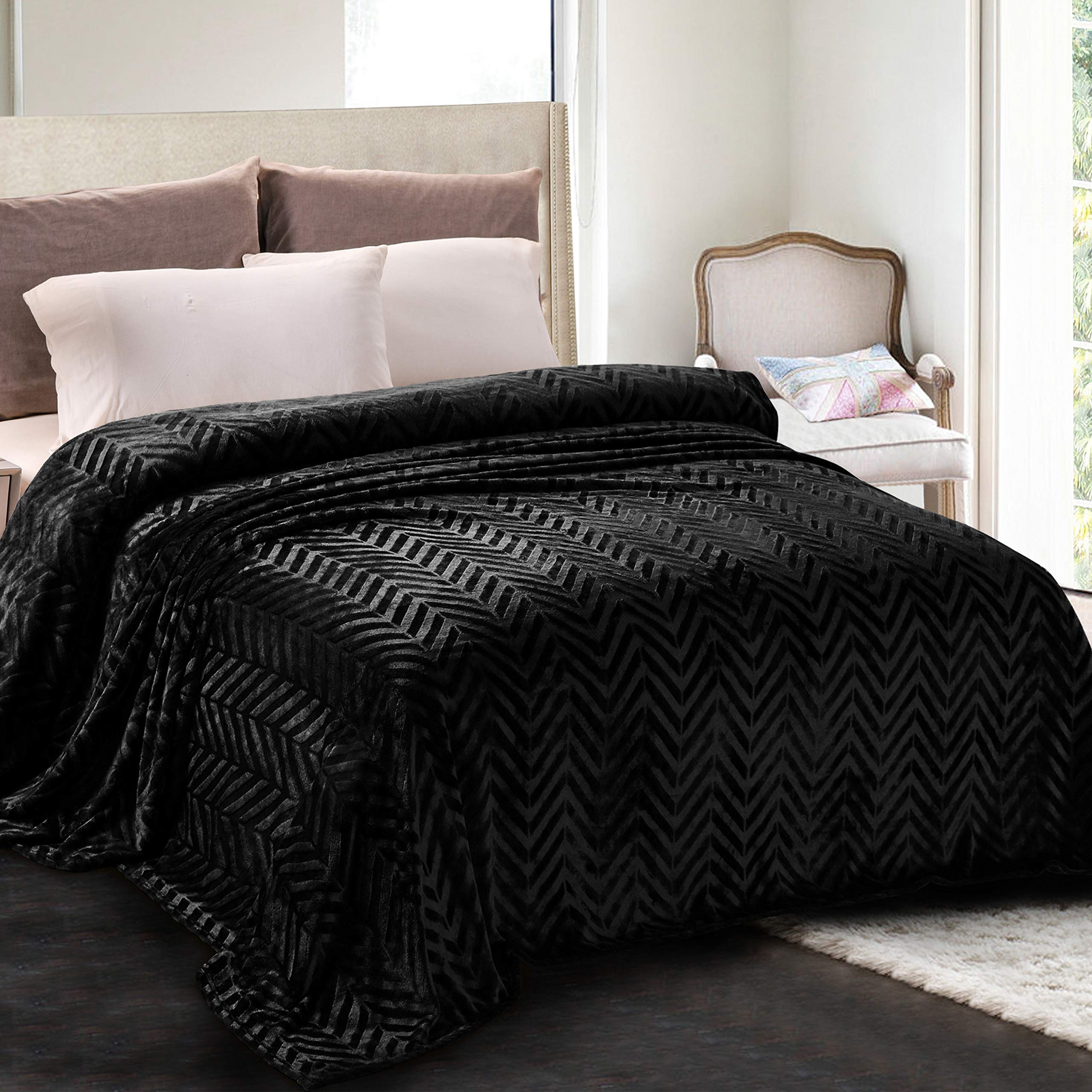 Photo 1 of (small) (used/fair) Whale Flotilla Flannel Fleece King Size Bed Blanket, Lightweight Breathable Soft Bedspread Plush Fluffy Coverlet Chevron Design Decorative Blanket for All Season, Black