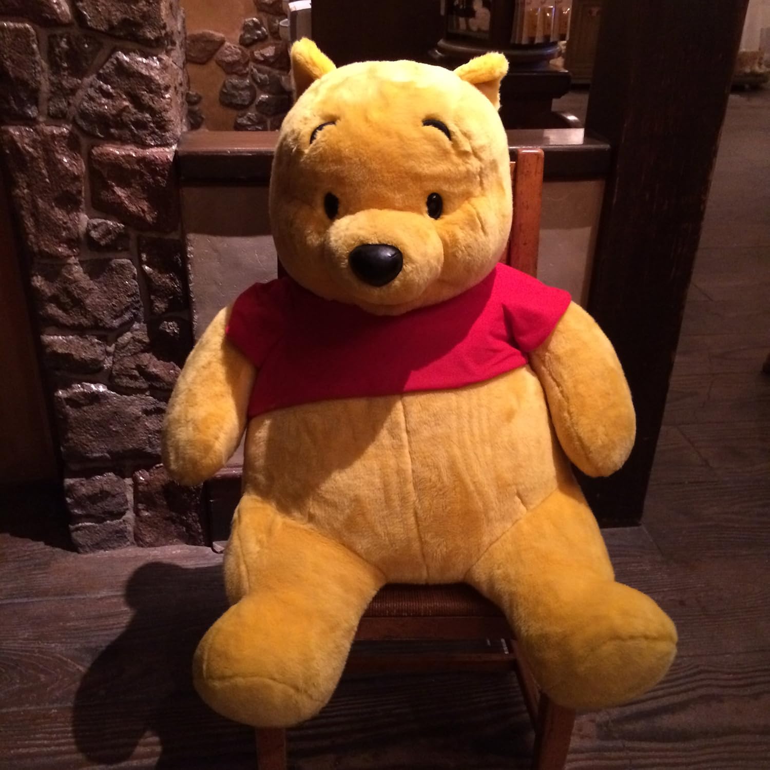 Amazon くまのプーさん 特大サイズぬいぐるみ ディズニーランド限定 ぬいぐるみ おもちゃ
