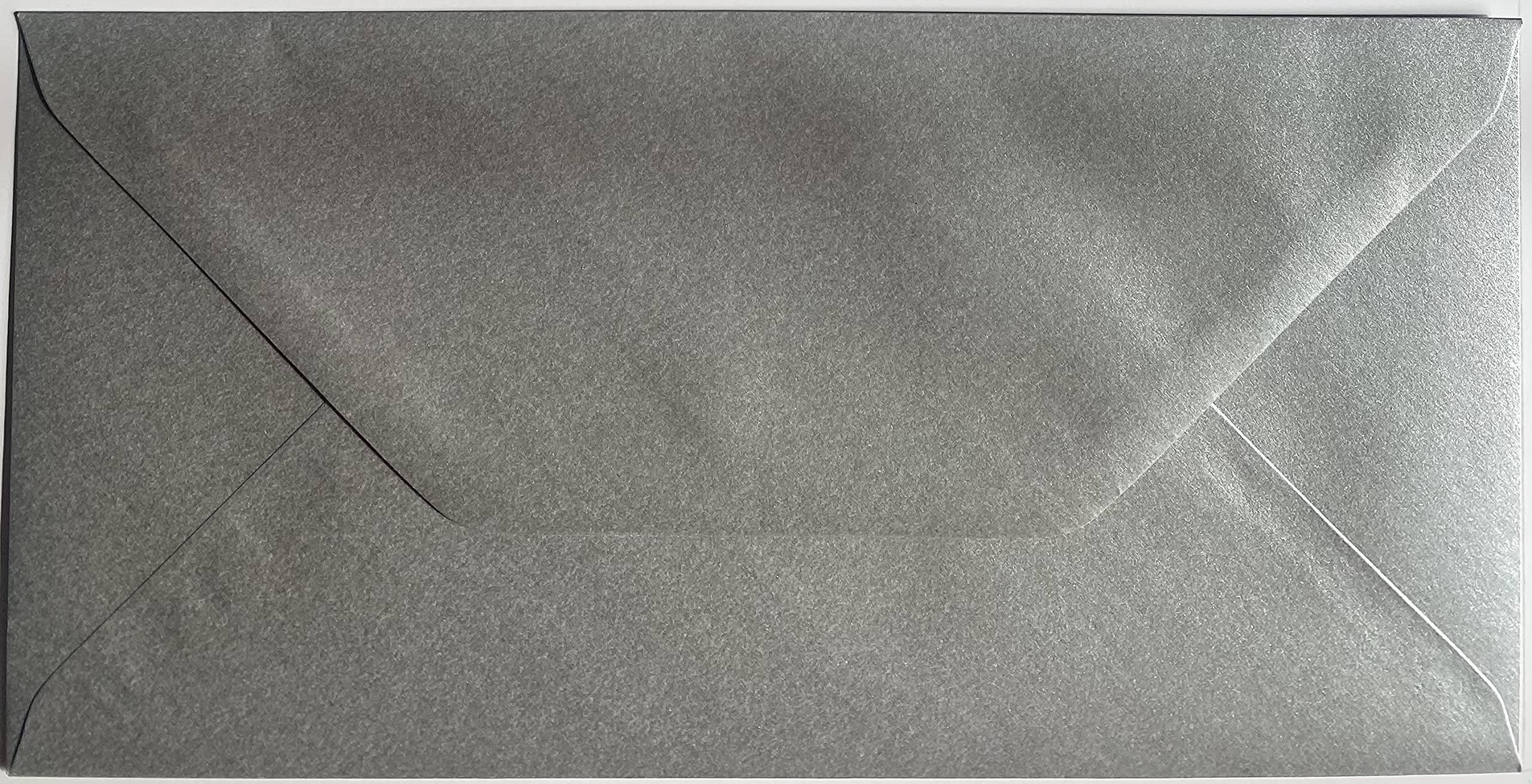 DL (110mm x 220mm) Coloured Envelopes Perfect for Christmas Cards, Greeting Cards, Wedding/Party Invitations, Crafts and Many More - Pack of 15 (Metallic Silver)