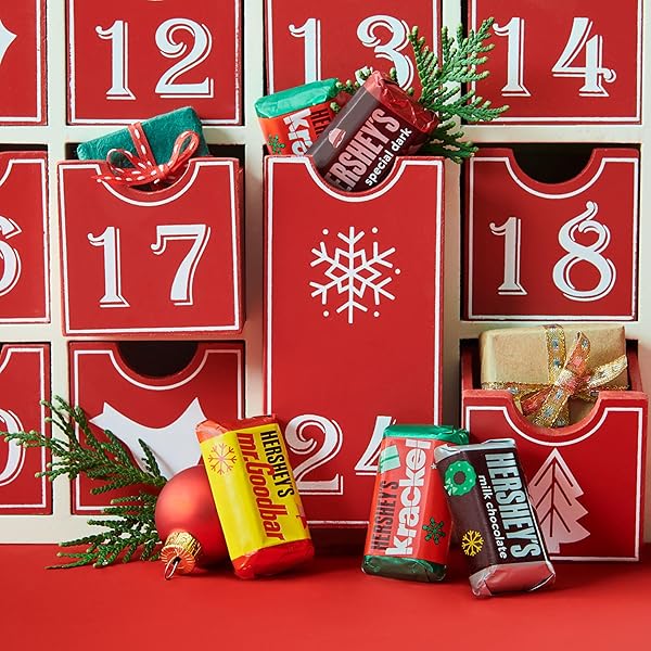 HERSHEY’S MINIATURES ASSORTED CHOCOLATE, CHRISTMAS CANDY BAG, 17.1 OZ