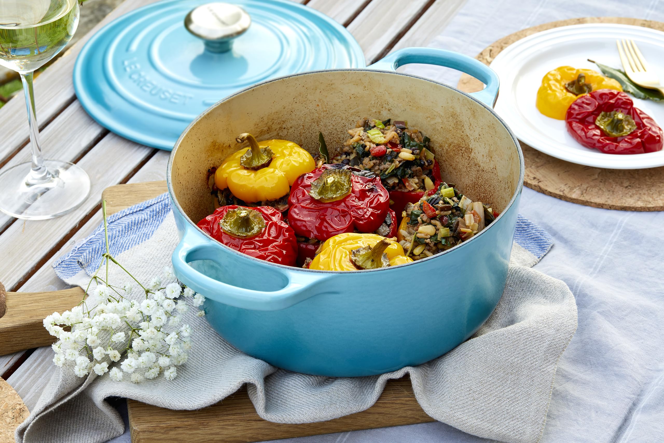 Le Creuset Signature Gusseisen-Bräter mit Deckel, Ø 24 cm, Rund, Für alle Herdarten und Induktion geeignet, Volumen: 4,2 l, 4,305 kg, Karibik, 21177241702430 8