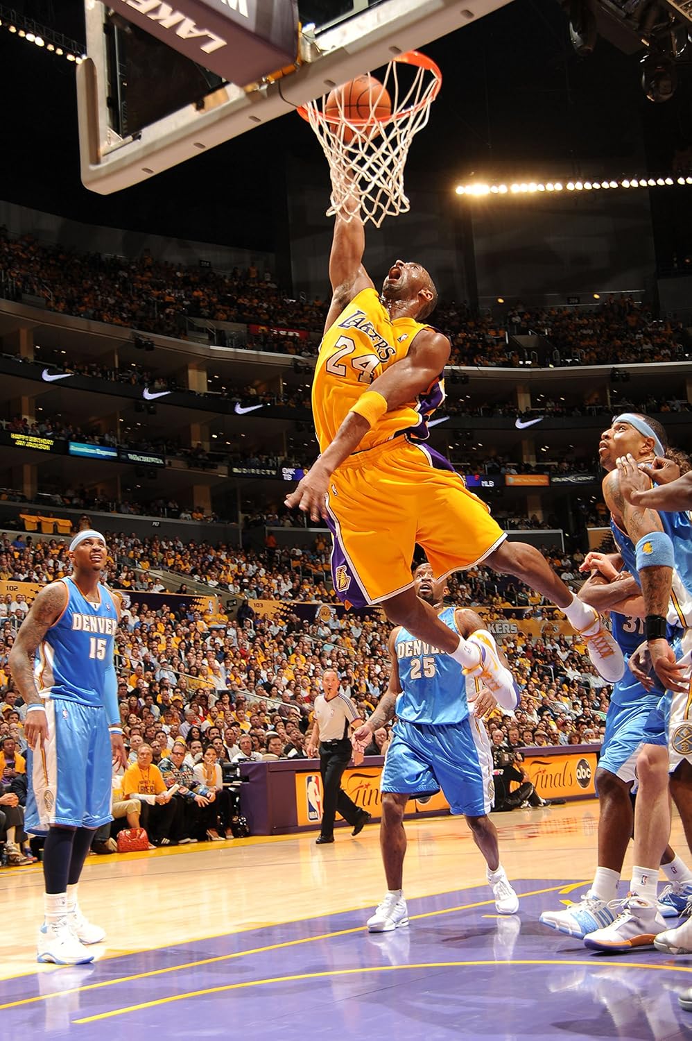 Amazon Com Fantasticdecoration Kobe Bryant Slam Dunk L A Lakers Basketball Poster Art Print 21 X14 S Posters Prints