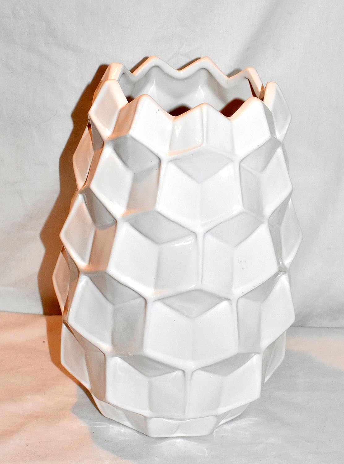 wallpapers Large White Geometric Vase decorative ceramic vase