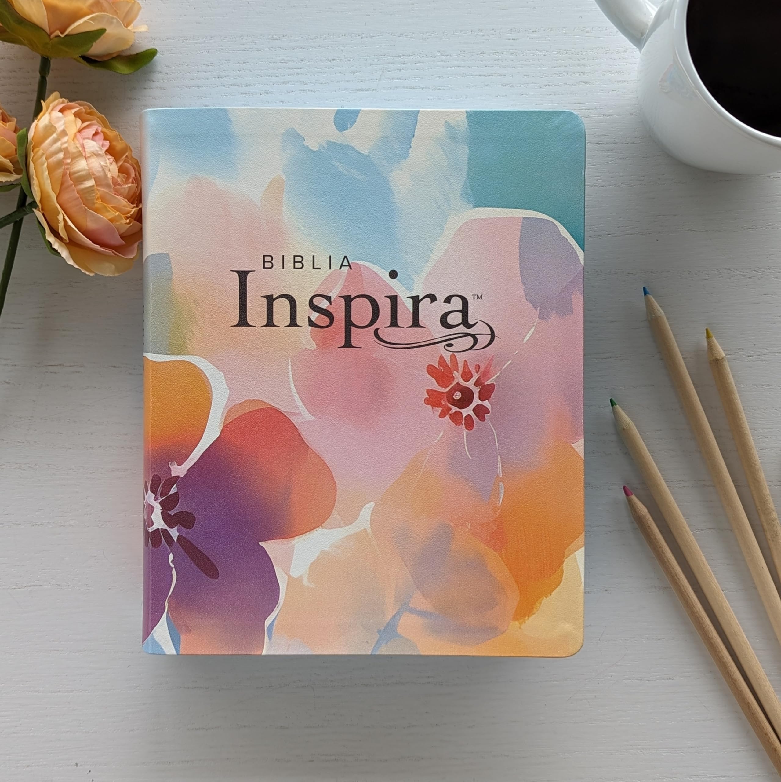 Biblia Inspira NTV (SentiPiel, Paraíso floral): La Biblia que inspira tu creatividad (Spanish Edition)