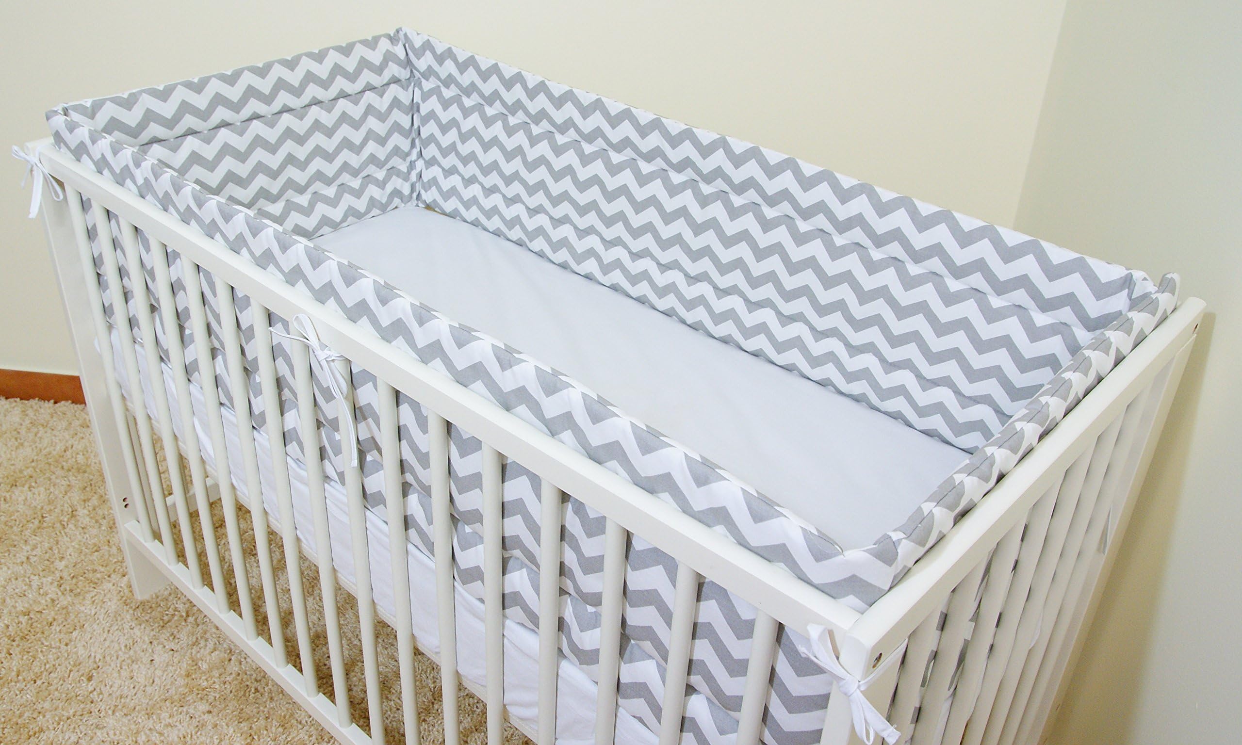 Nursery Bumper 420cm Long All Round Bumper to fit Cot Bed (140/70cm), (Grey Chevron)