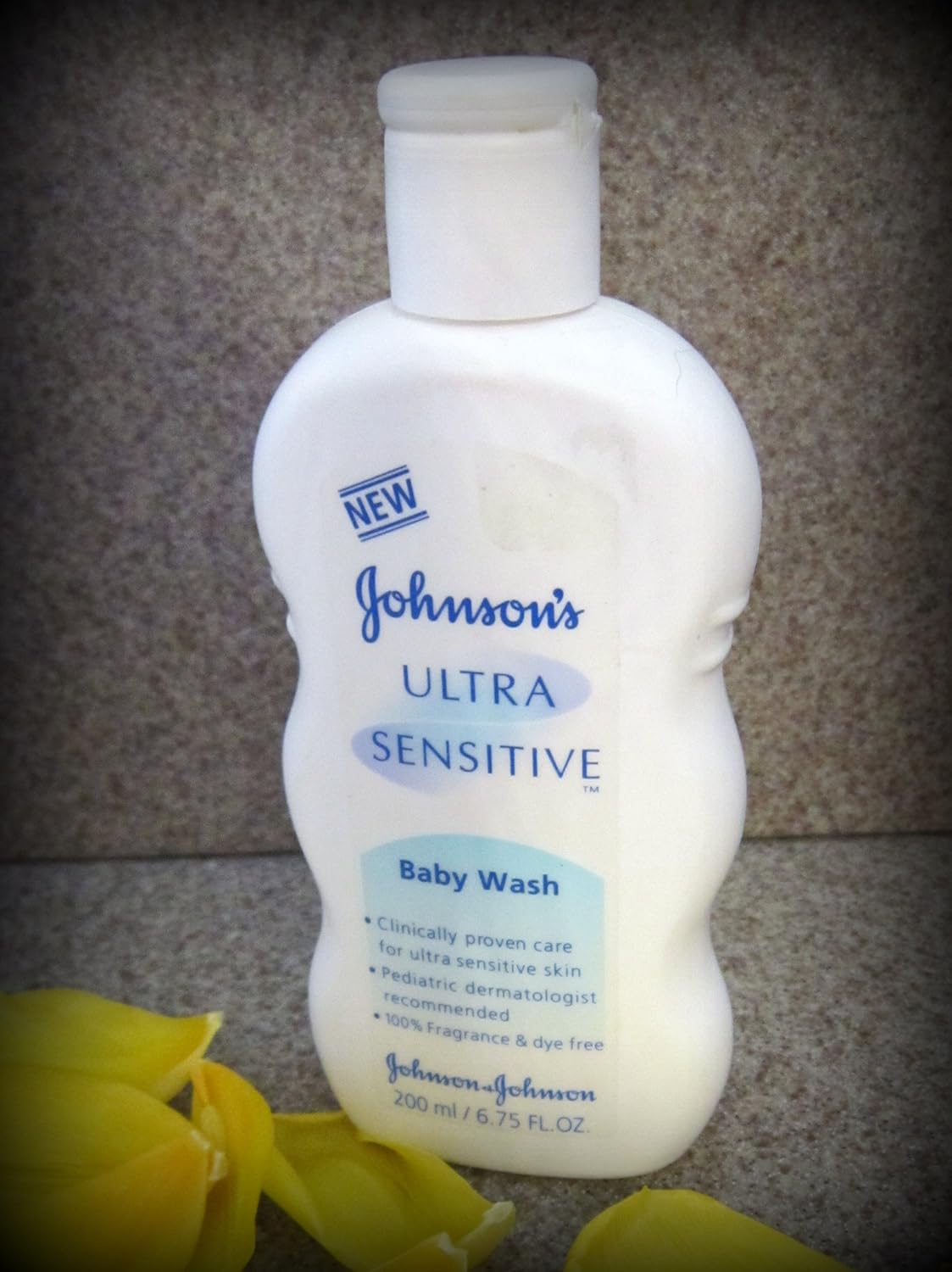 Johnson's Ultra Sensitive Fragrance Free Baby Wash 6.75oz (Quantity 1) Health