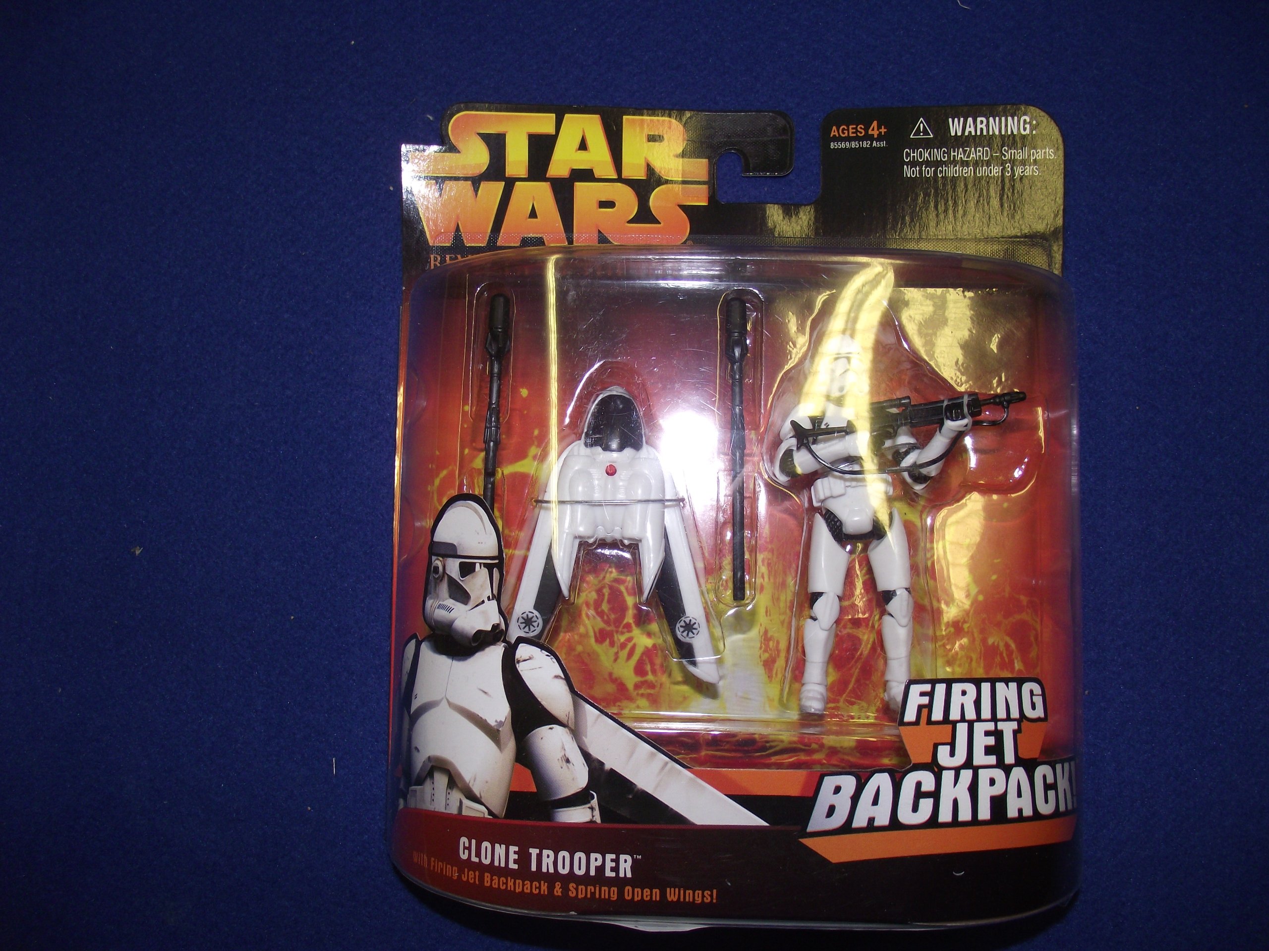 STAR WARS REVENGE OF THE SITH DELUXE CLONE TROOPER FIRING JET PACK