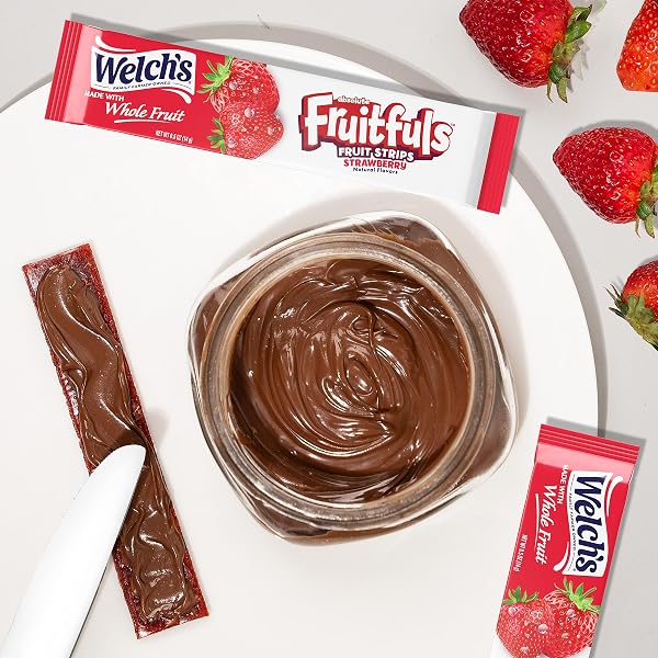 WELCH’S ABSOLUTE FRUITFULS FRUIT STRIPS, TASTY DRIED FRUIT SNACKS FOR SCHOOL LUNCHES, STRAWBERRY, 0.5OZ (PACK OF 10)
