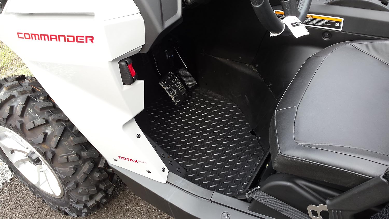 CANAM COMMANDER FLOOR MATS 20162017 DIAMOND PLATE PATTERN Auto Parts