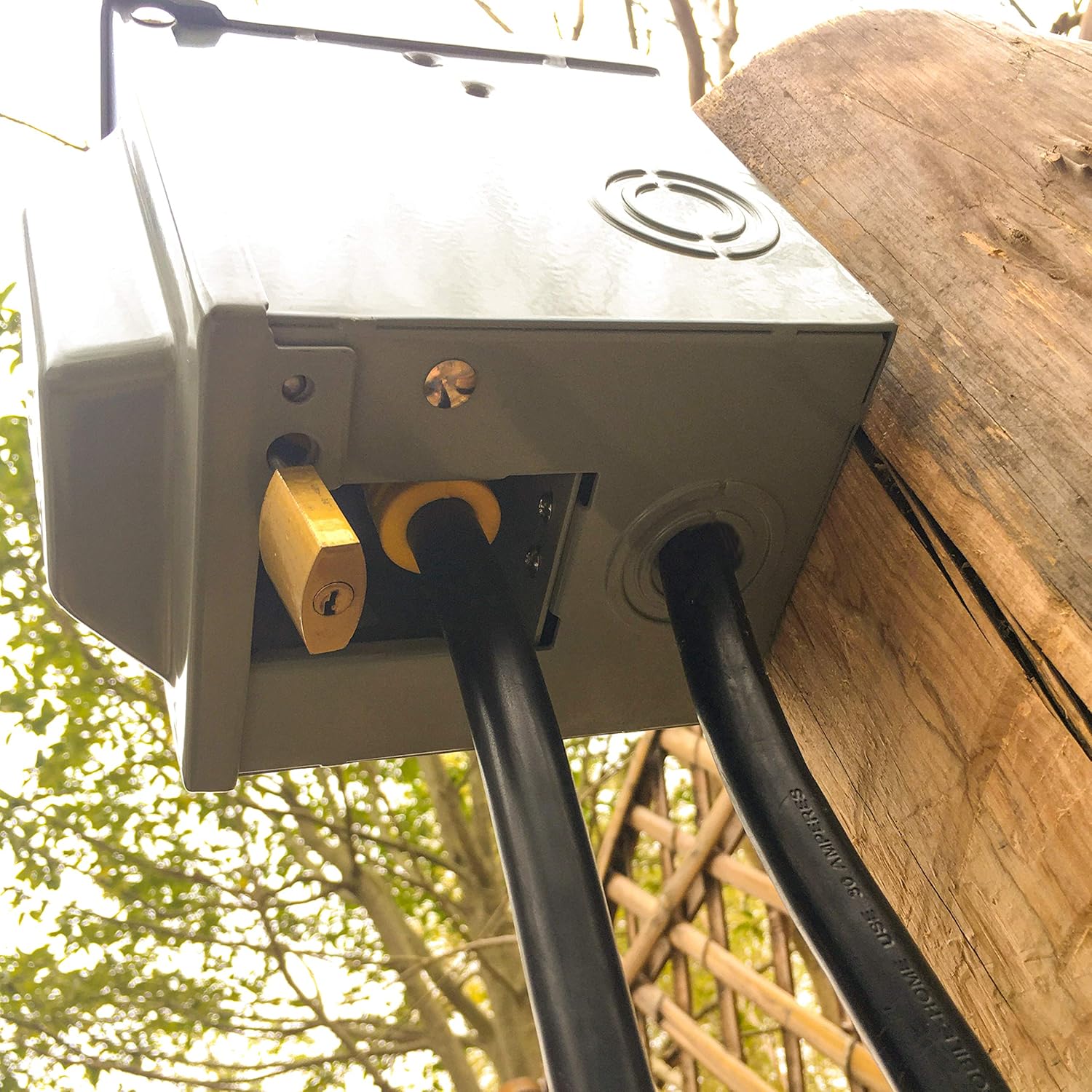 RVGUARD 50 Amp 125/250 Volt RV/EV Power Outlet Box, Enclosed Lockable Weatherproof Outdoor Electrical NEMA 14-50R Receptacle Panel, ETL Listed: Home Improvement