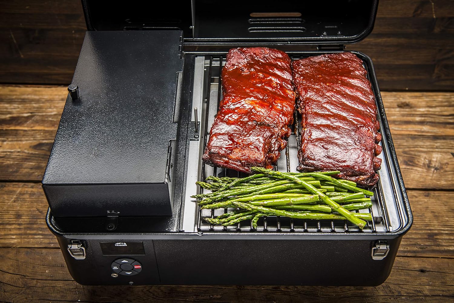 Traeger TFT18KLD Ranger Grill, Black : Garden & Outdoor