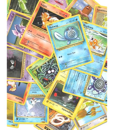 Pokemon - Magikarp (33/108) - XY Evolutions : Amazon.com.br