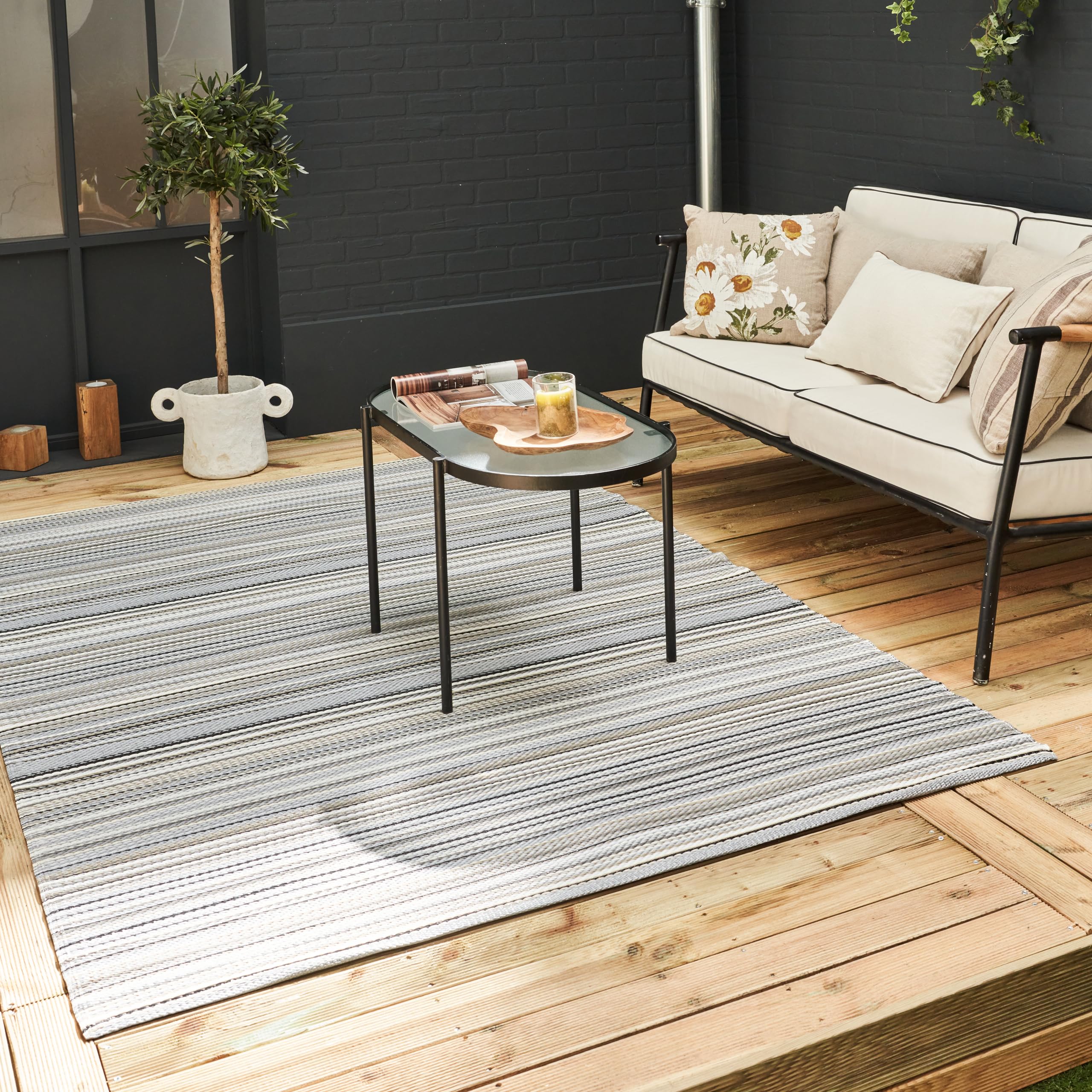 THE RUGS Rainbow Collection Outdoor Rug - Easy to Clean, Waterproof Plastic Outdoor Rugs for Garden, Patio, Balcony, Camping - Vibrant Plastic Straw Rug - Threads Grey, 120x160