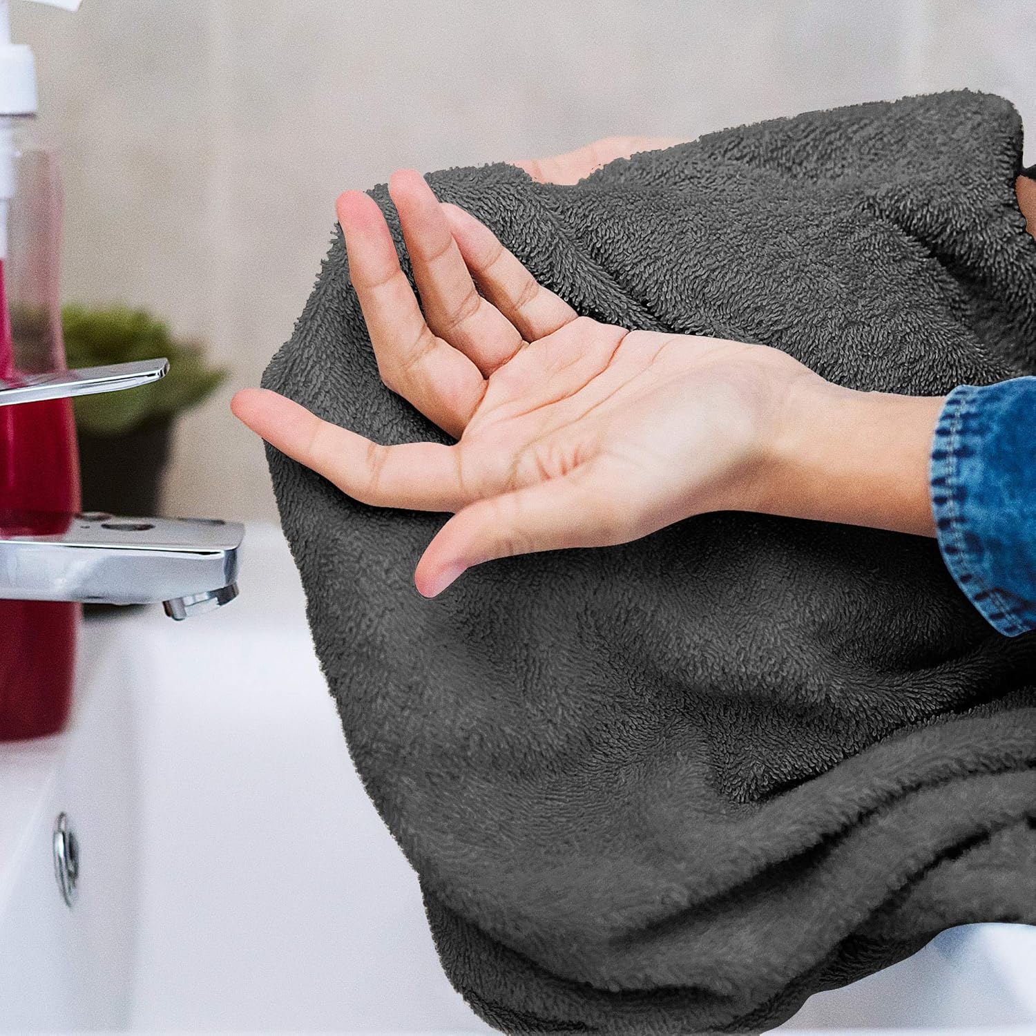 Utopia Towels - Premium Towel Set, Grey - 2 Bath Towels, 2 Hand Towels, and 4 Washcloths - 700 GSM 100% Premium Ring Spun Cotton Highly Absorbent Towels for Bathroom, Shower Towel, (8 Pieces): Home & Kitchen