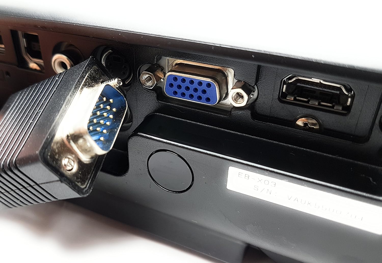 MainCore 3m Long (15pin) VGA/SVGA to VGA/SVGA Male to Male Cable Lead for Monitors Projectors, PC, Laptops, HDTVs - Image 5