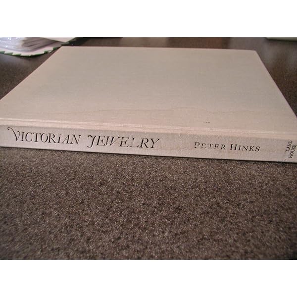 Victorian jewellery: A complete compendium of over four thousand
