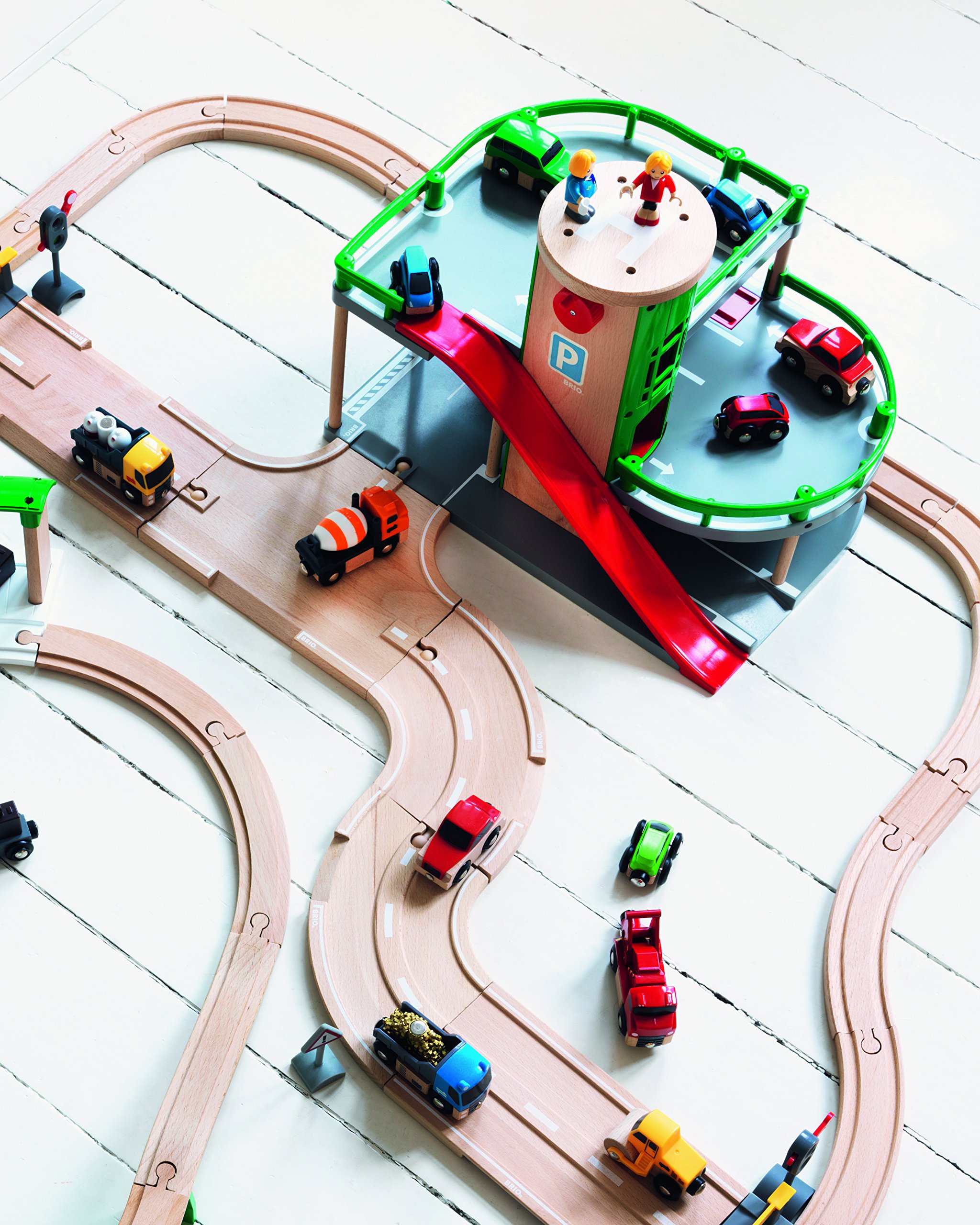 BRIO World Parking Garage - 7-Piece Wooden Toy Garage with 2 Cars, 1 Transporter Wagon, and Wooden Ramp Tracks - Works with All BRIO Train Sets - FSC-Certified - Sparks Creativity & Fun - Ages 3 & Up
