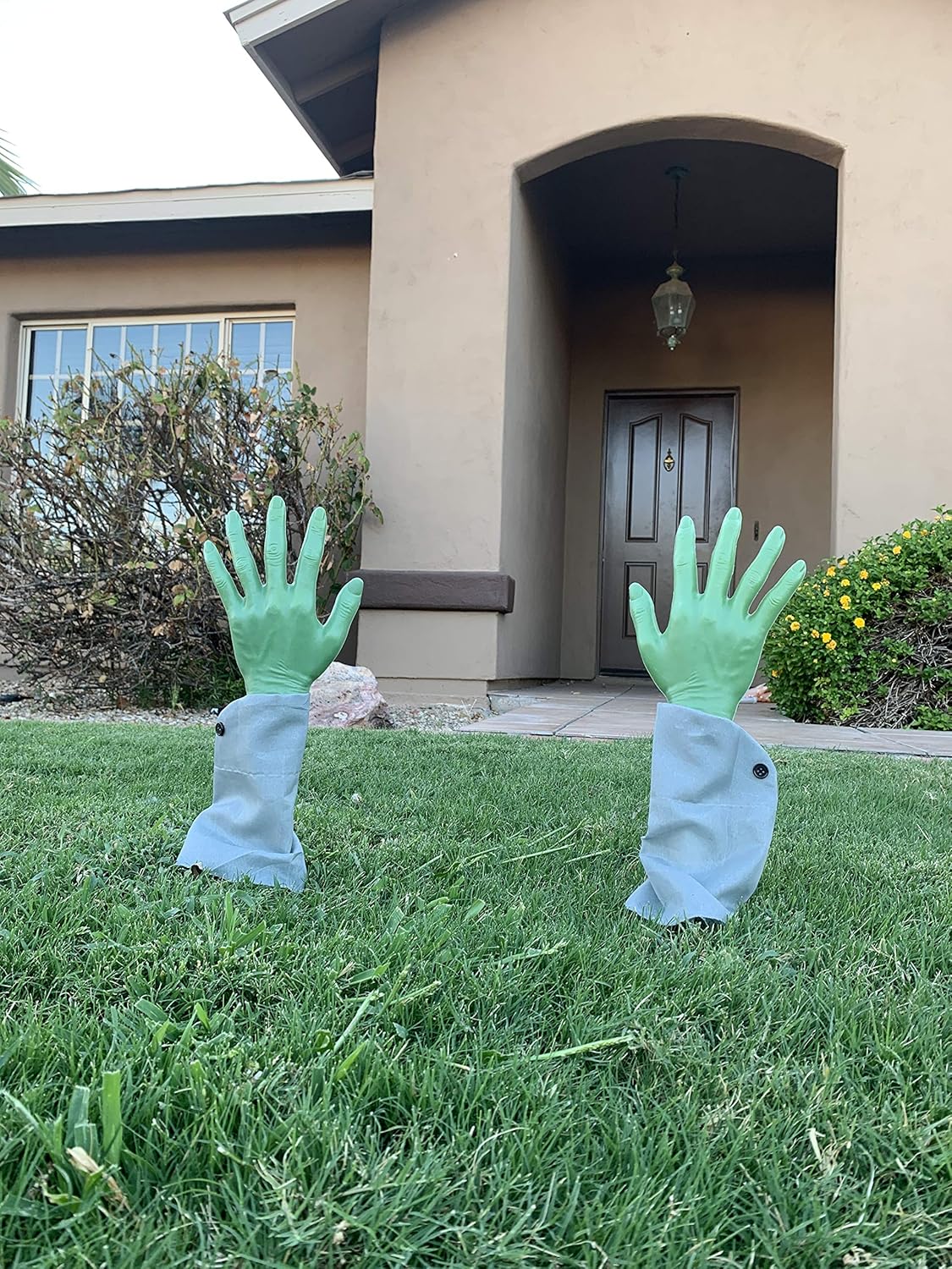 JOYIN Realistic Zombie Arm Stakes (Green), Halloween Yard Groundbreaker Stakes for Halloween Outdoor Decorations (2 Pair): Garden & Outdoor