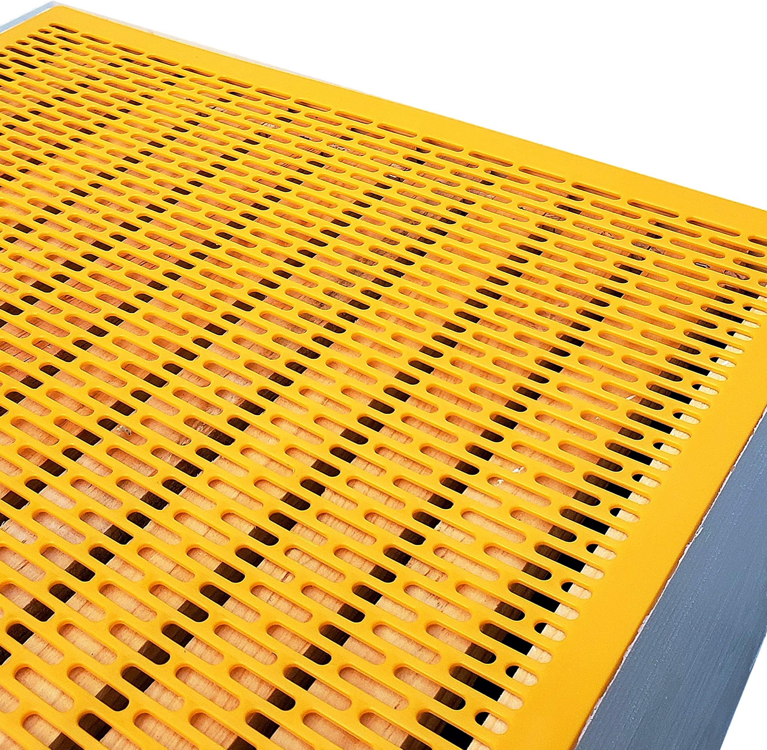 10 Pack - 10 Frame Plastic Langstroth Queen Excluder for Beekeeping with Ten Frame Bee Hives for Keeping The Queen Separate from Honey Supers