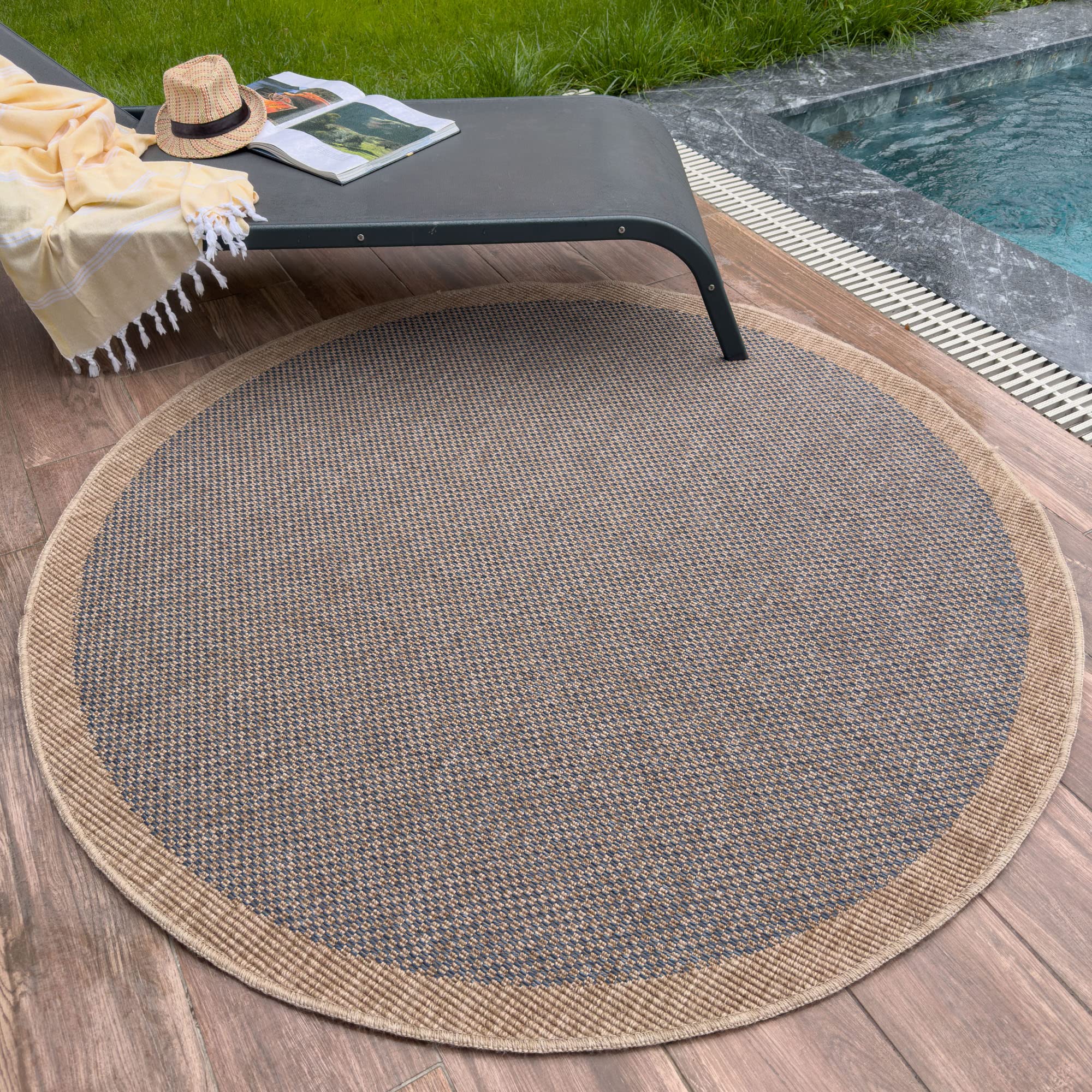 THE RUGS Nature Collection Outdoor Rug – Indoor/Outdoor Tona Border Area Rug for Patio, Deck, Garden, Kitchen, Bathroom or Living Room (Square Dots-Blue, 160 cm Round)
